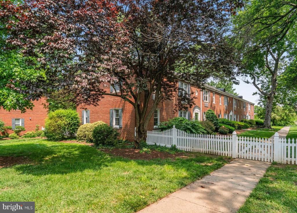 2 AUBURN COURT B