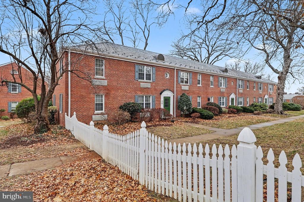 2 AUBURN COURT B