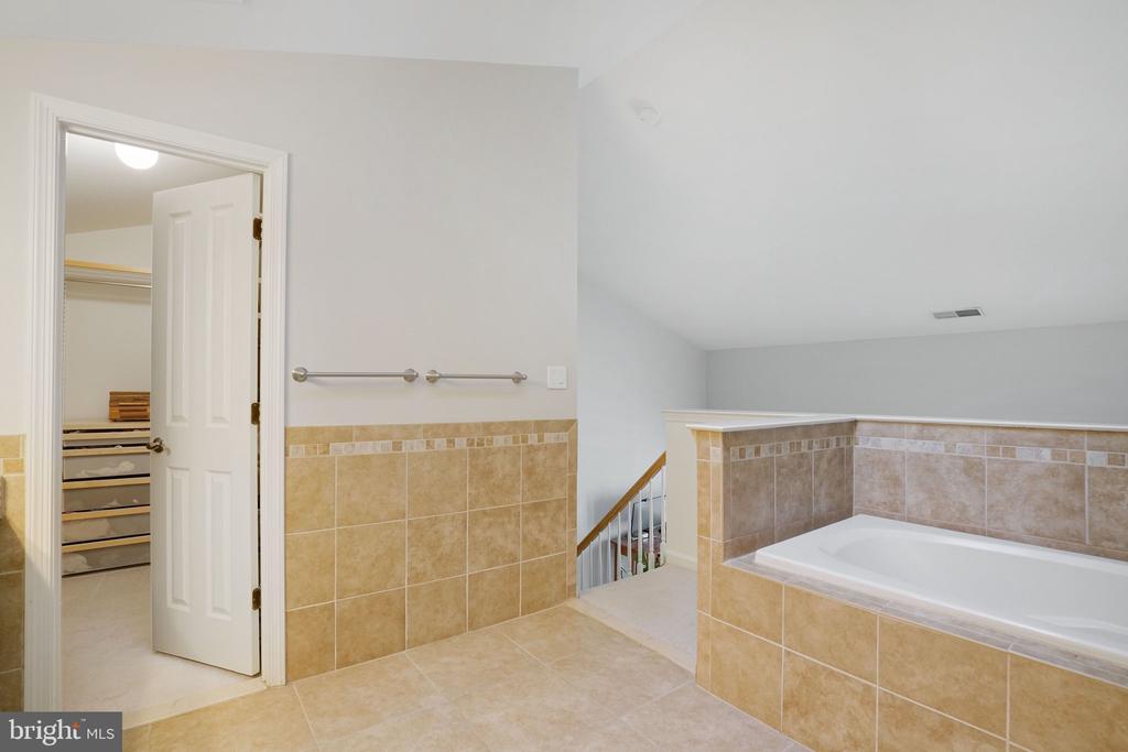 4655 LAMBERT DRIVE