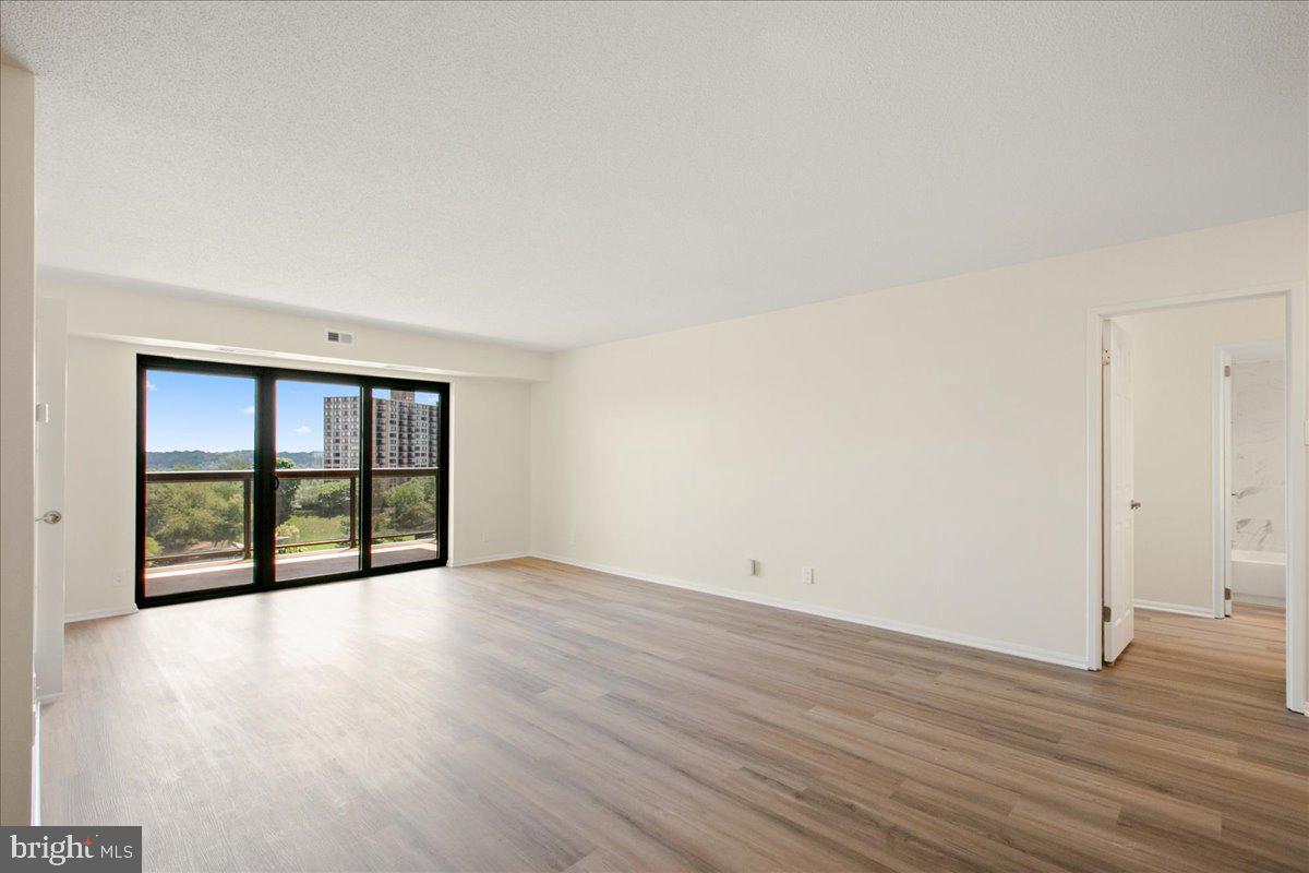 205 YOAKUM PARKWAY 817