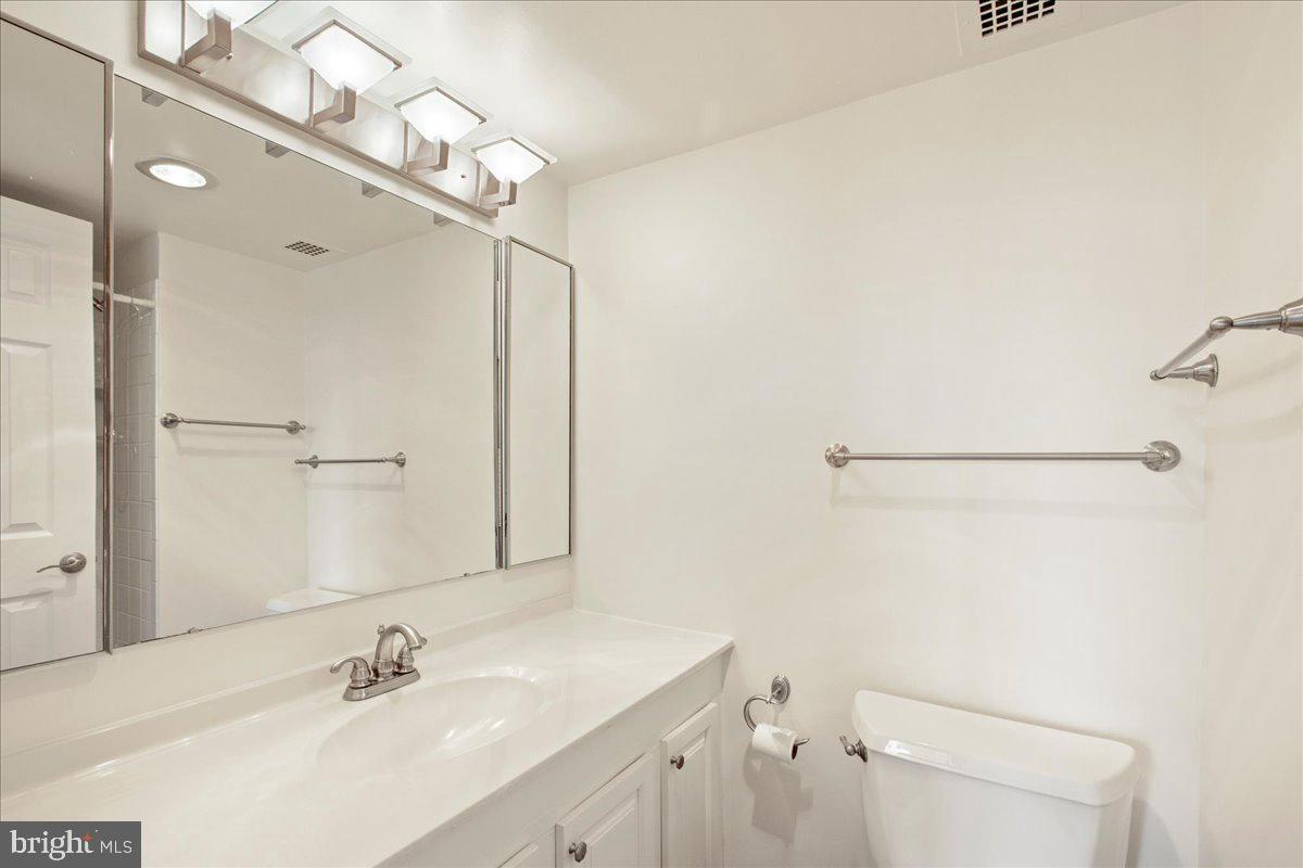 205 YOAKUM PARKWAY 817