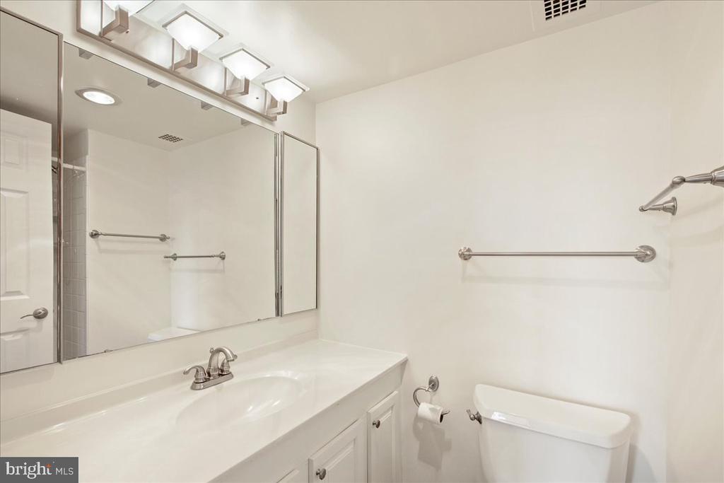 205 YOAKUM PARKWAY 817