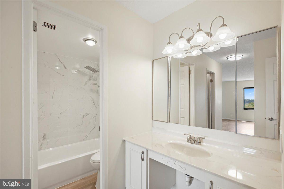 205 YOAKUM PARKWAY 817