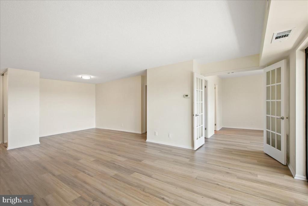 205 YOAKUM PARKWAY 817