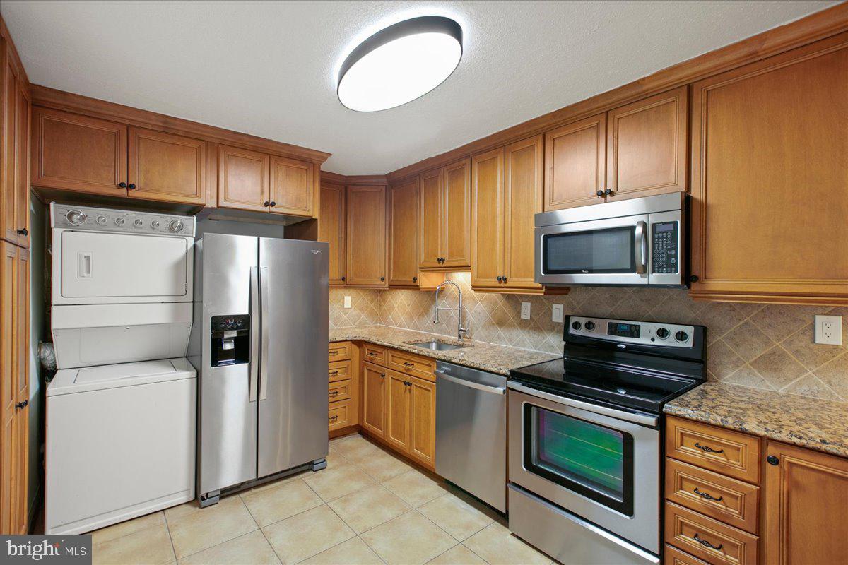 205 YOAKUM PARKWAY 817