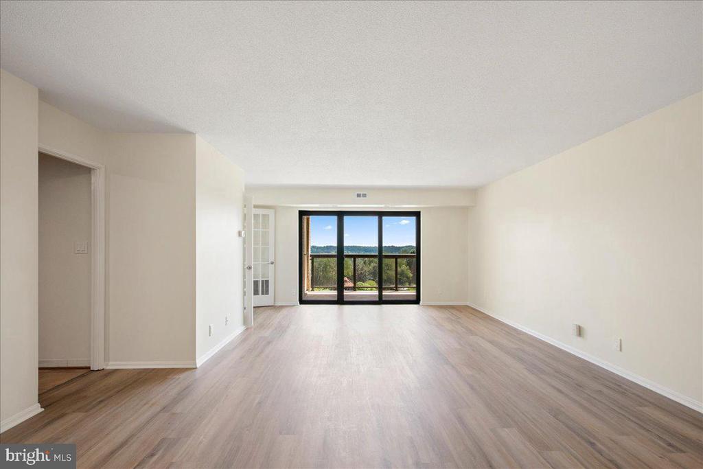 205 YOAKUM PARKWAY 817