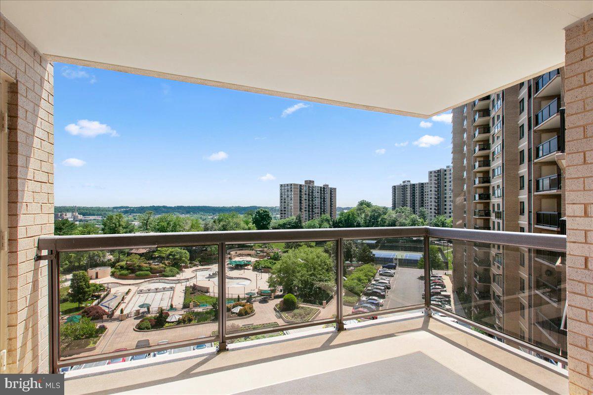 205 YOAKUM PARKWAY 817