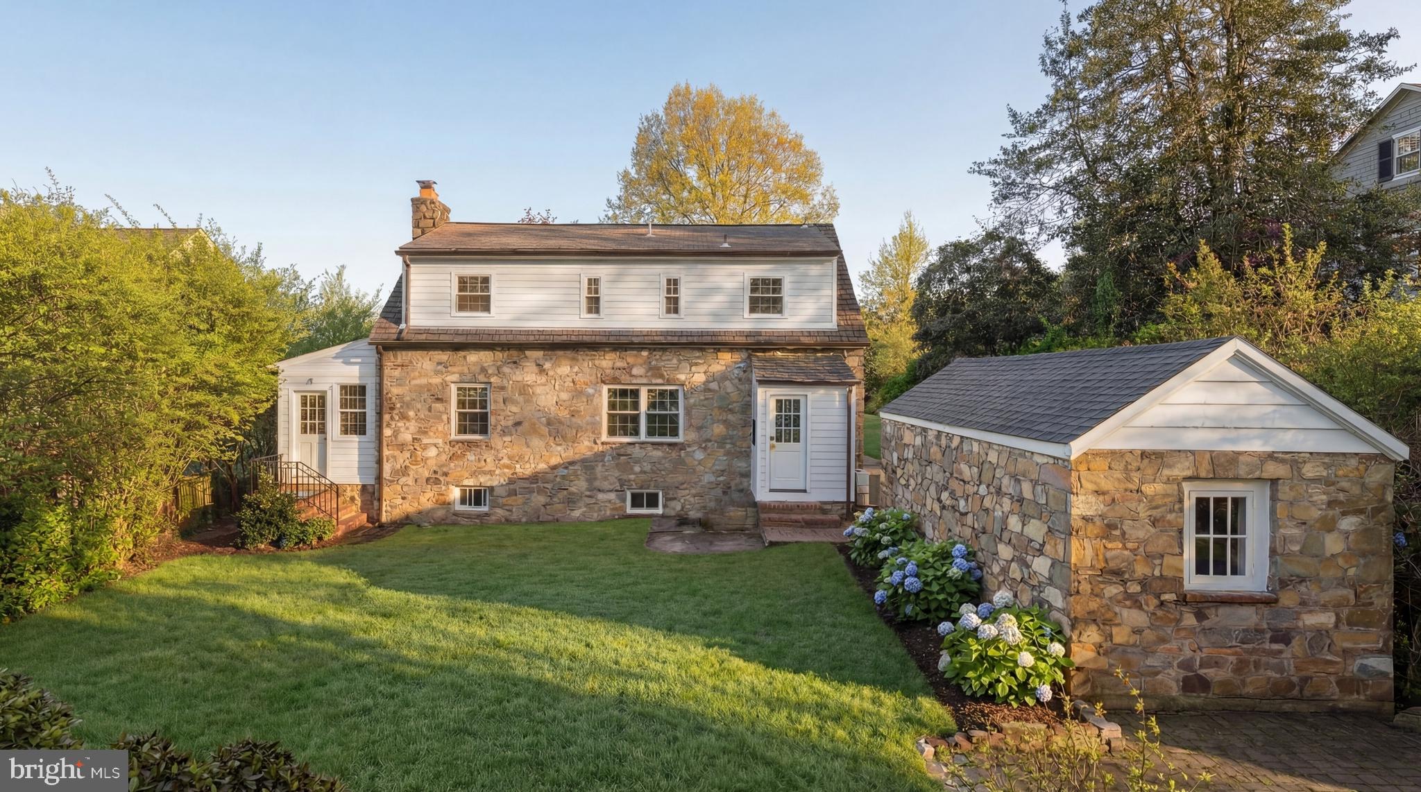 203 W MASON AVENUE