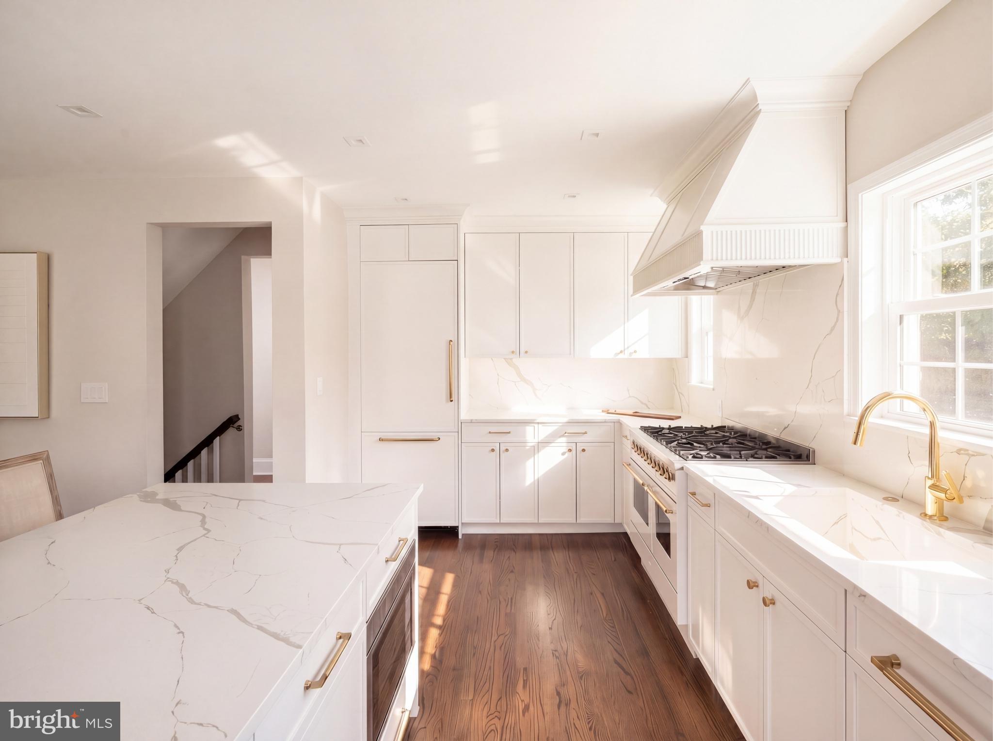 203 W MASON AVENUE
