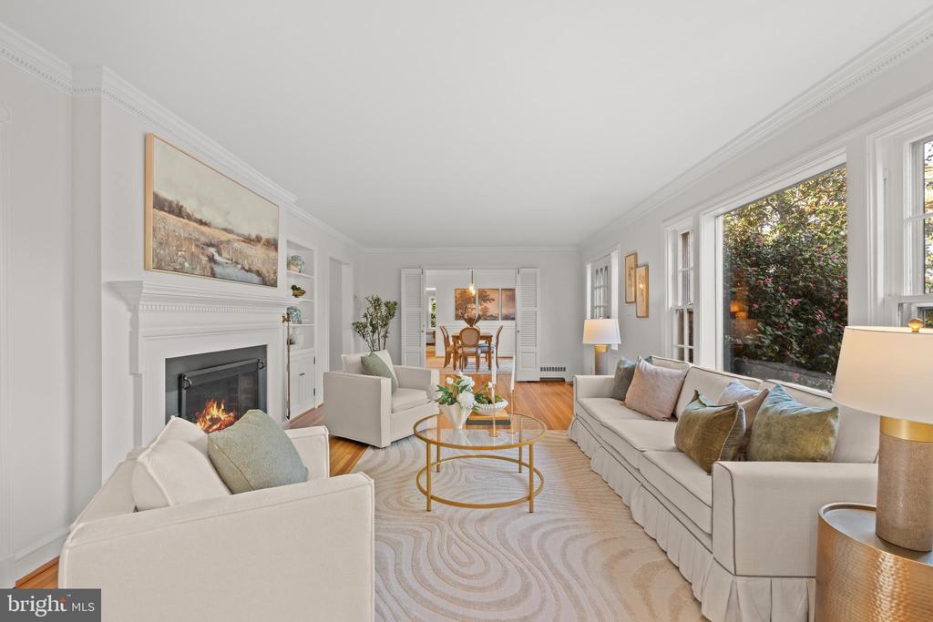 1803 NICHOLSON LANE