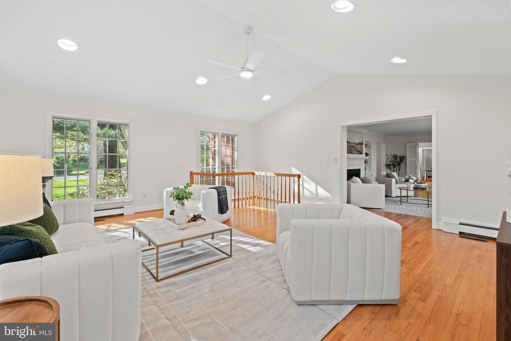 1803 NICHOLSON LANE
