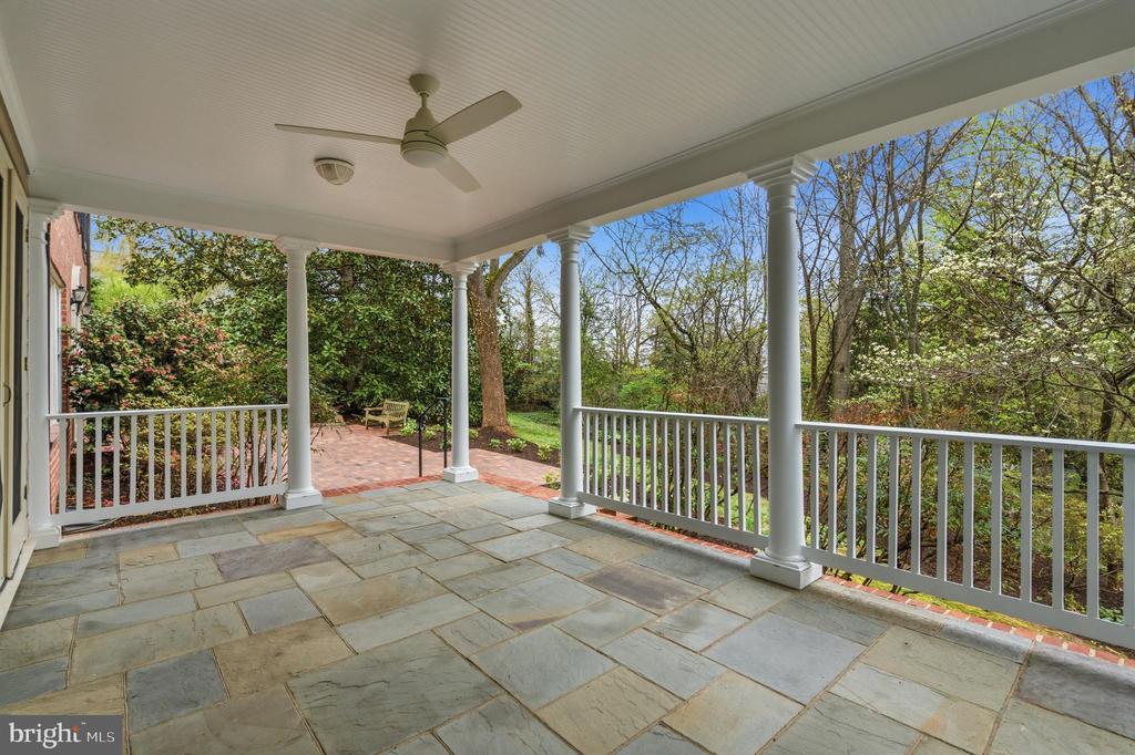 1803 NICHOLSON LANE