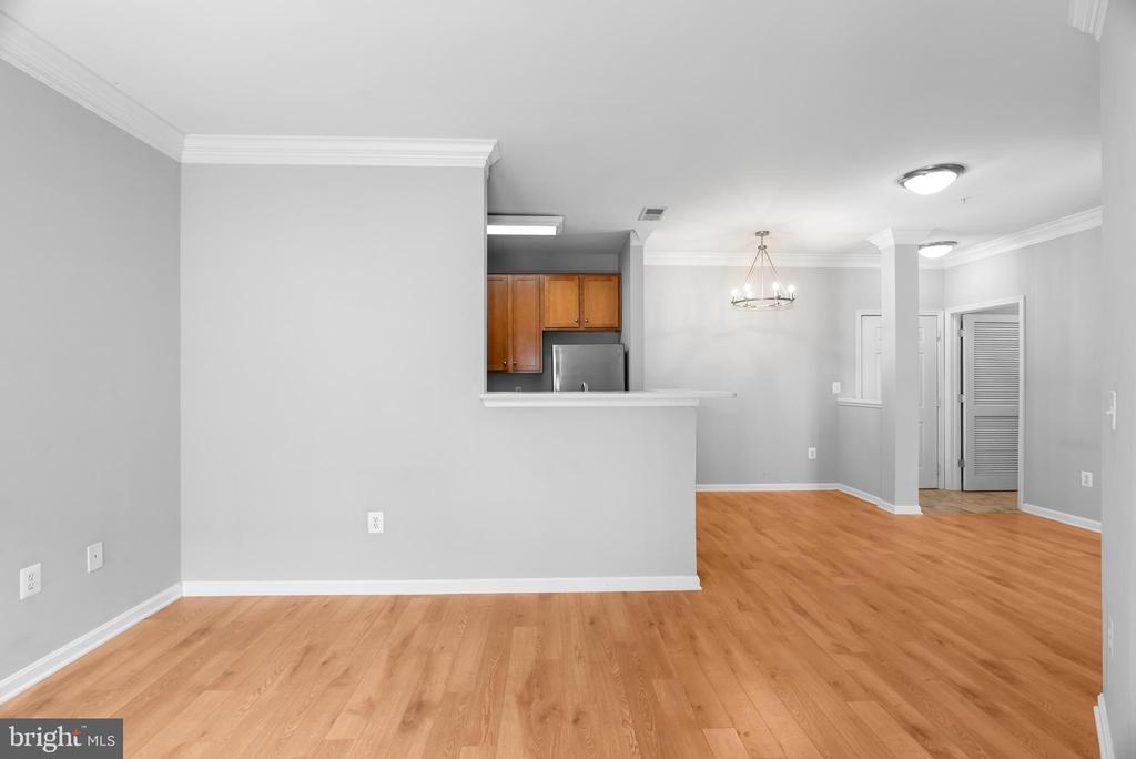4852 EISENHOWER AVENUE 342