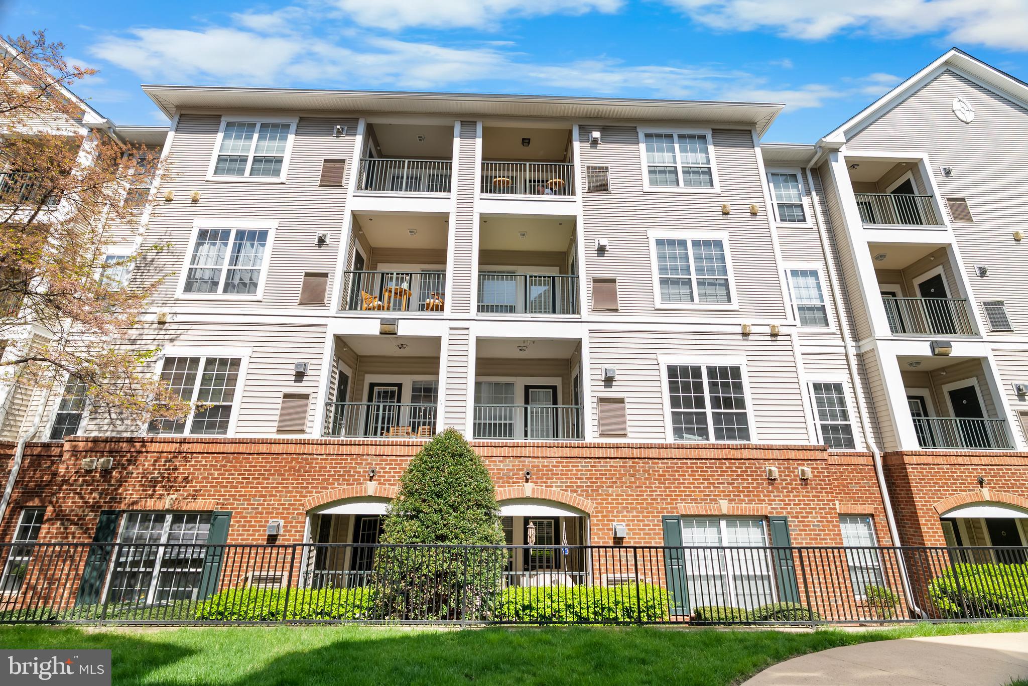 4852 EISENHOWER AVENUE 342