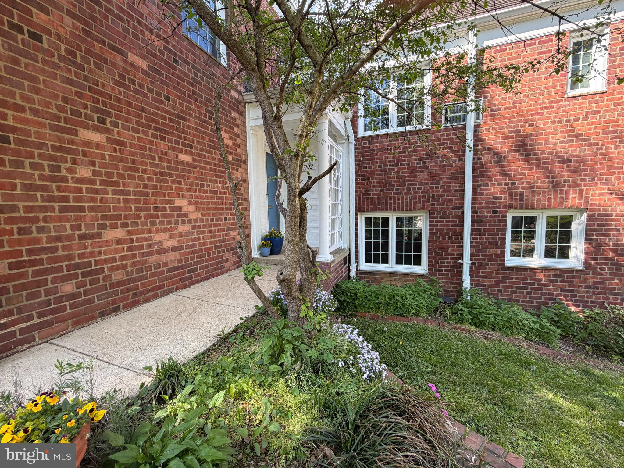 3702 VALLEY DRIVE 516-37