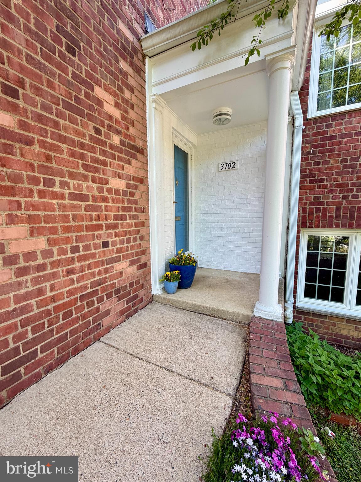 3702 VALLEY DRIVE 516-37