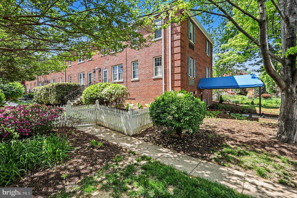 19 AUBURN COURT Unit: A