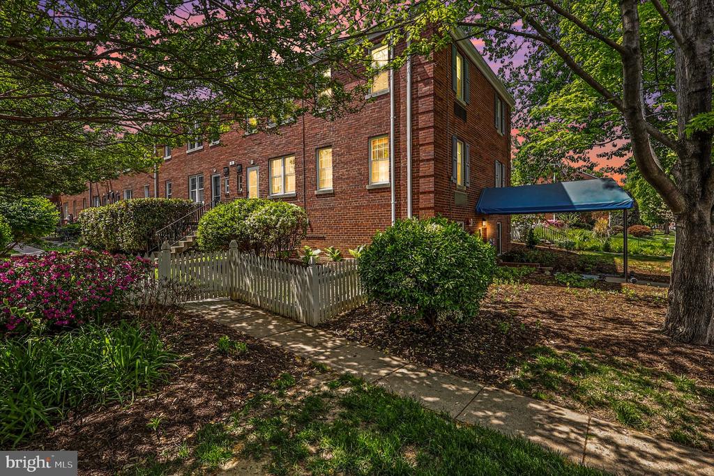 19 AUBURN COURT Unit: A