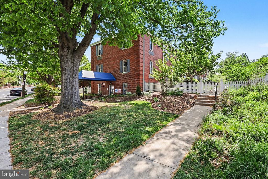 19 AUBURN COURT Unit: A