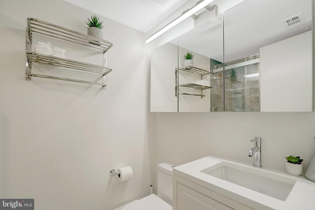 128 ROBERTS LANE 400