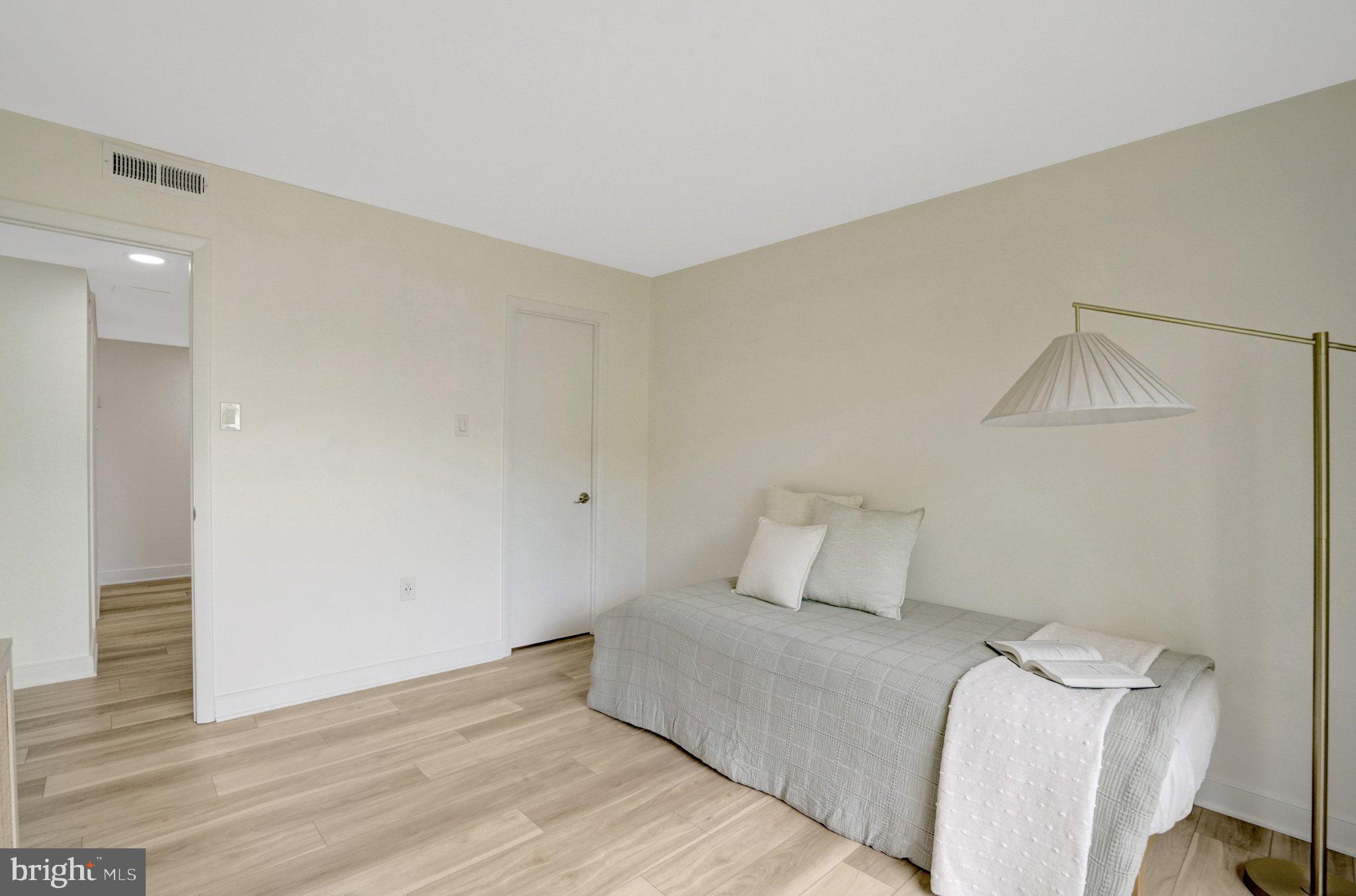 128 ROBERTS LANE 400