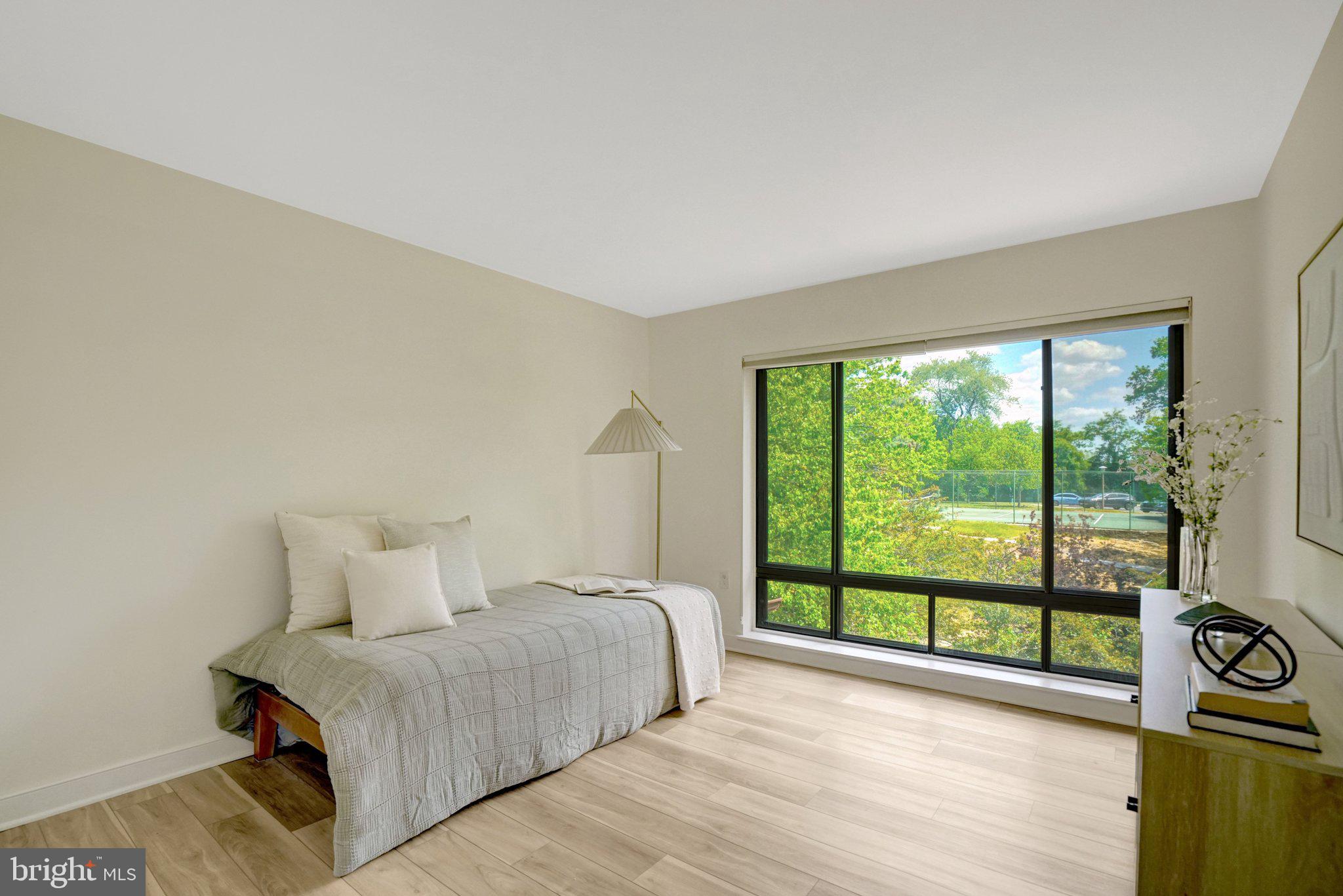 128 ROBERTS LANE 400