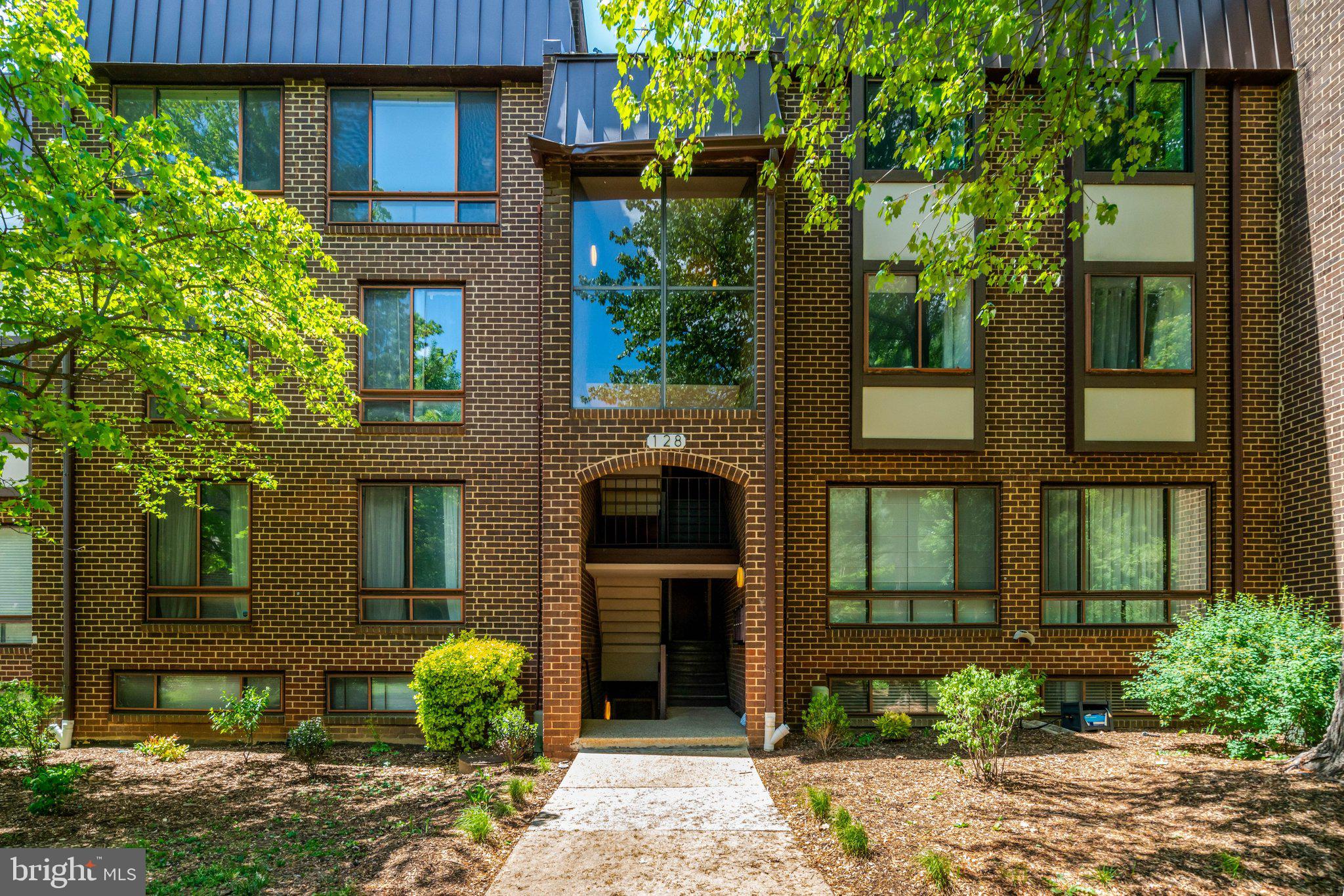 128 ROBERTS LANE 400