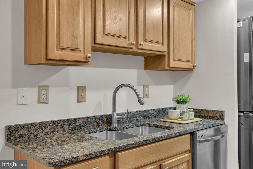 5911 EDSALL ROAD Unit: 803