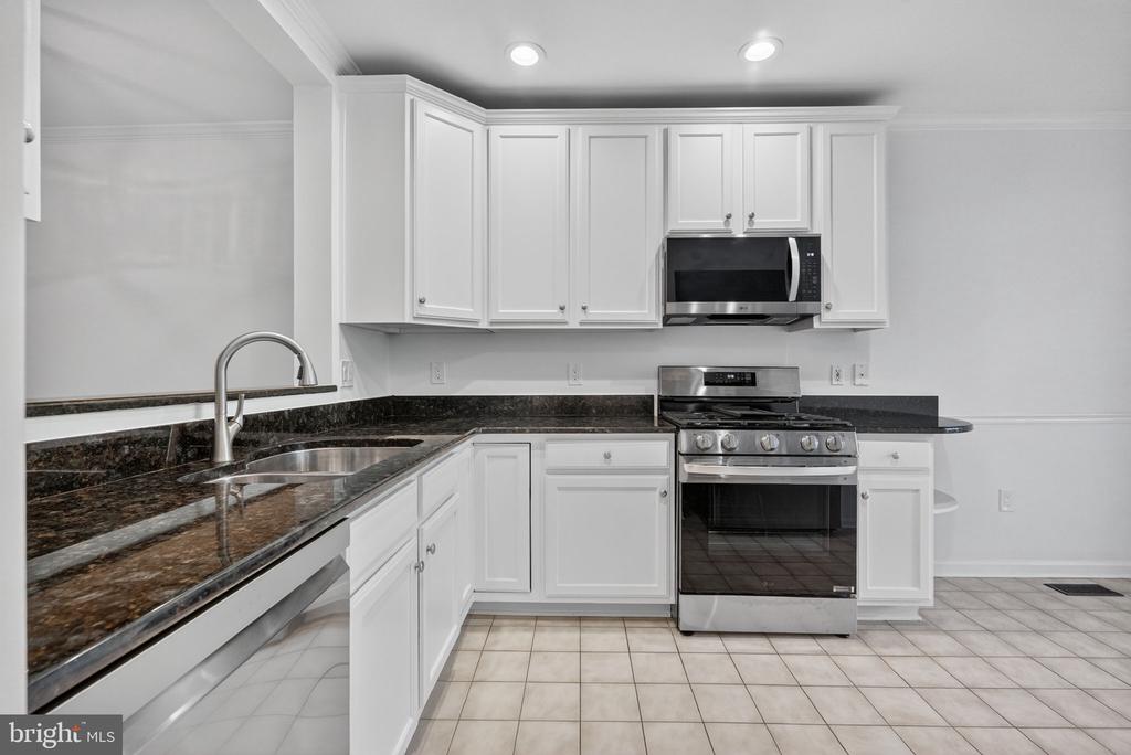 718 NORFOLK LANE Unit: A