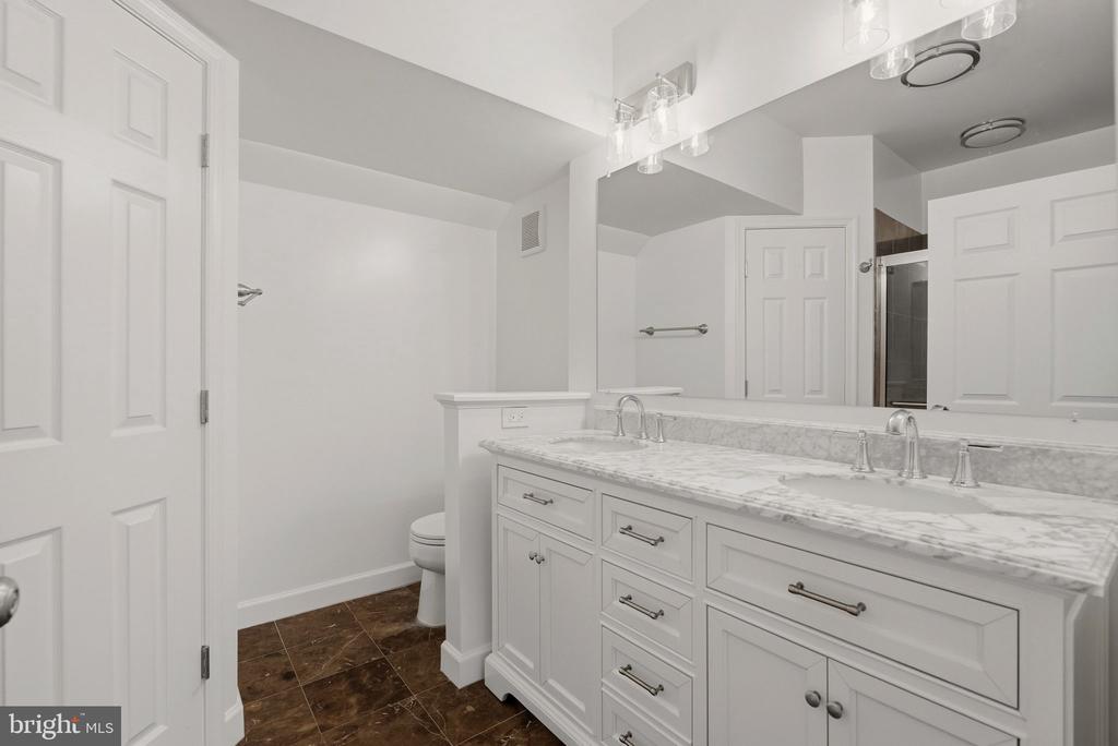 718 NORFOLK LANE Unit: A