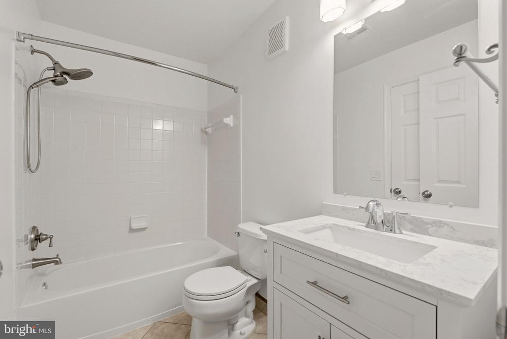 718 NORFOLK LANE Unit: A