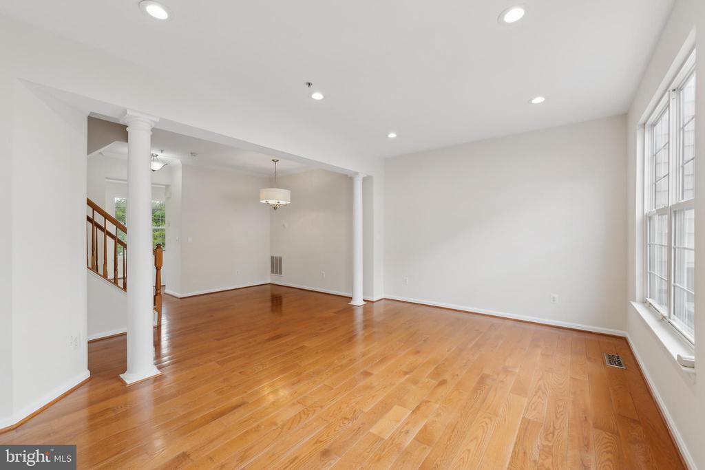 3802 DOMINION MILL DRIVE