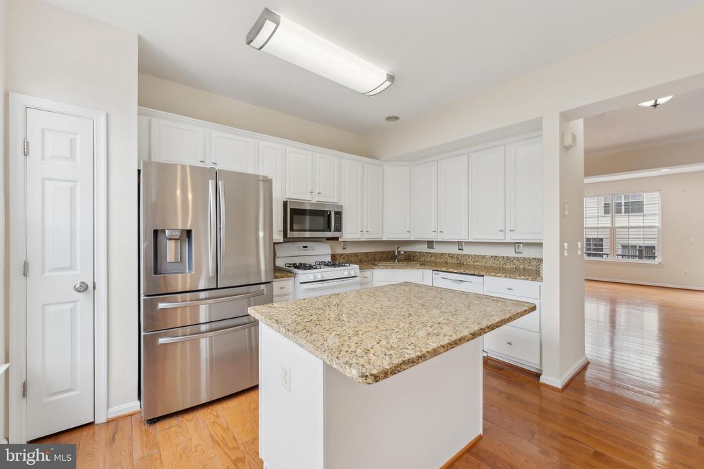 3802 DOMINION MILL DRIVE