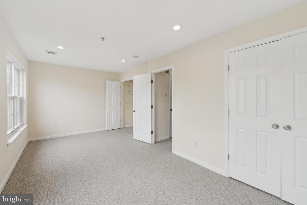 3802 DOMINION MILL DRIVE