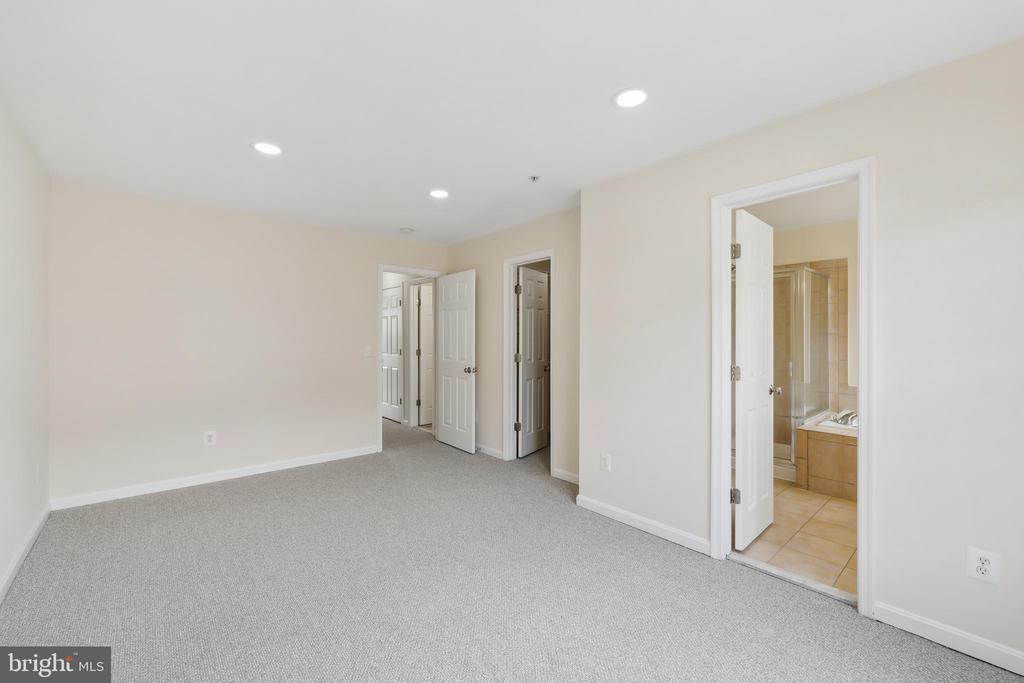 3802 DOMINION MILL DRIVE