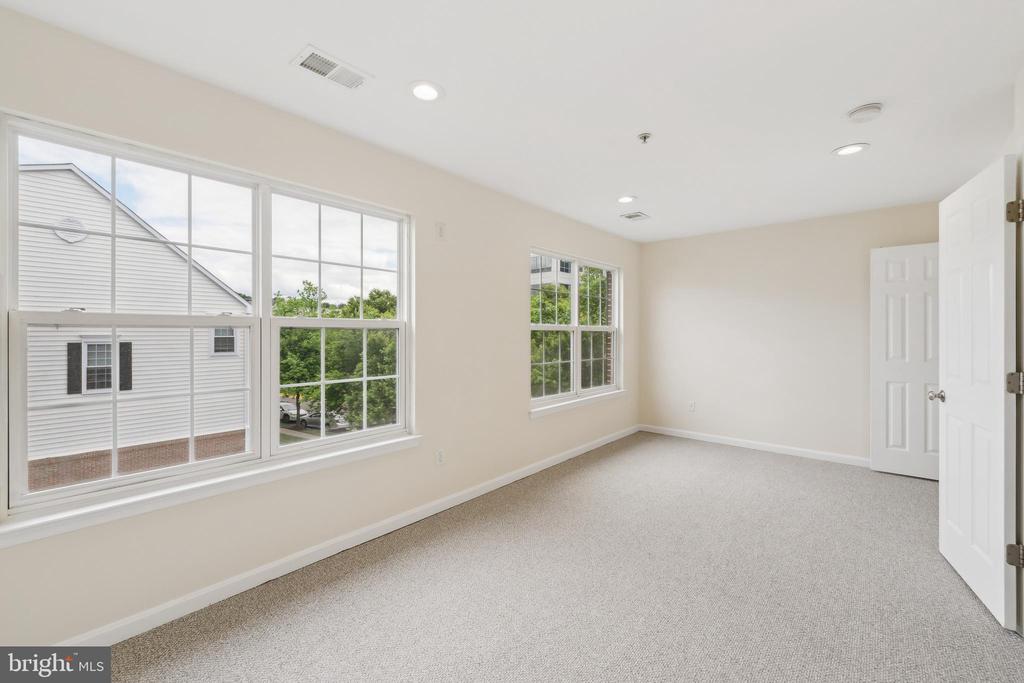 3802 DOMINION MILL DRIVE