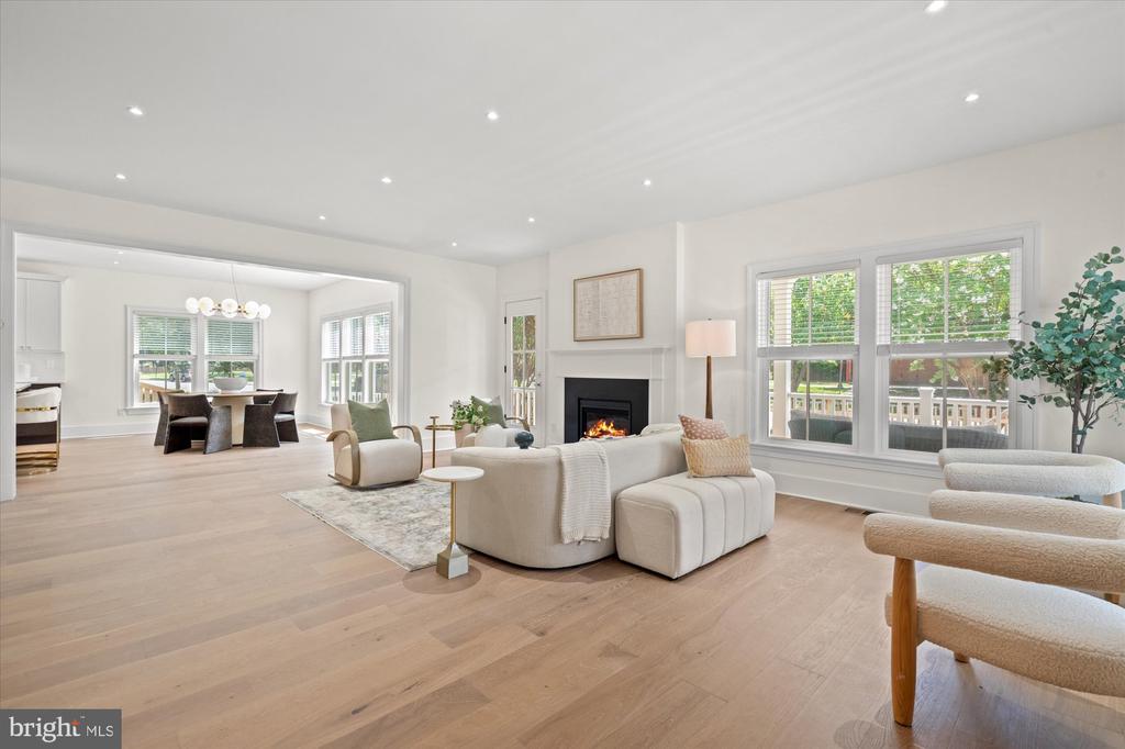 28 W CHAPMAN STREET