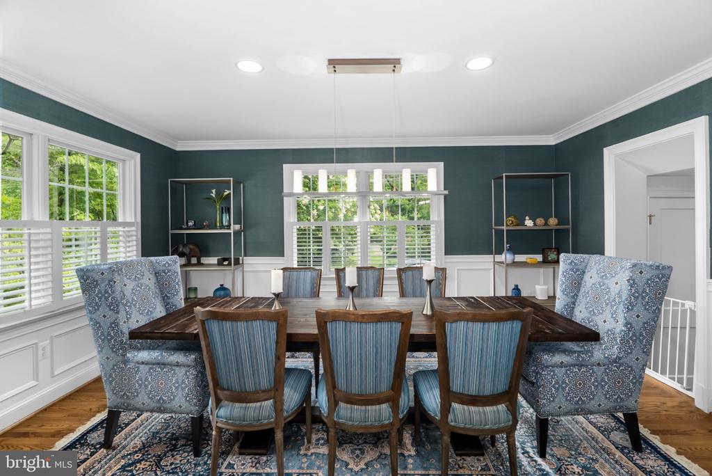 1000 W BRADDOCK ROAD