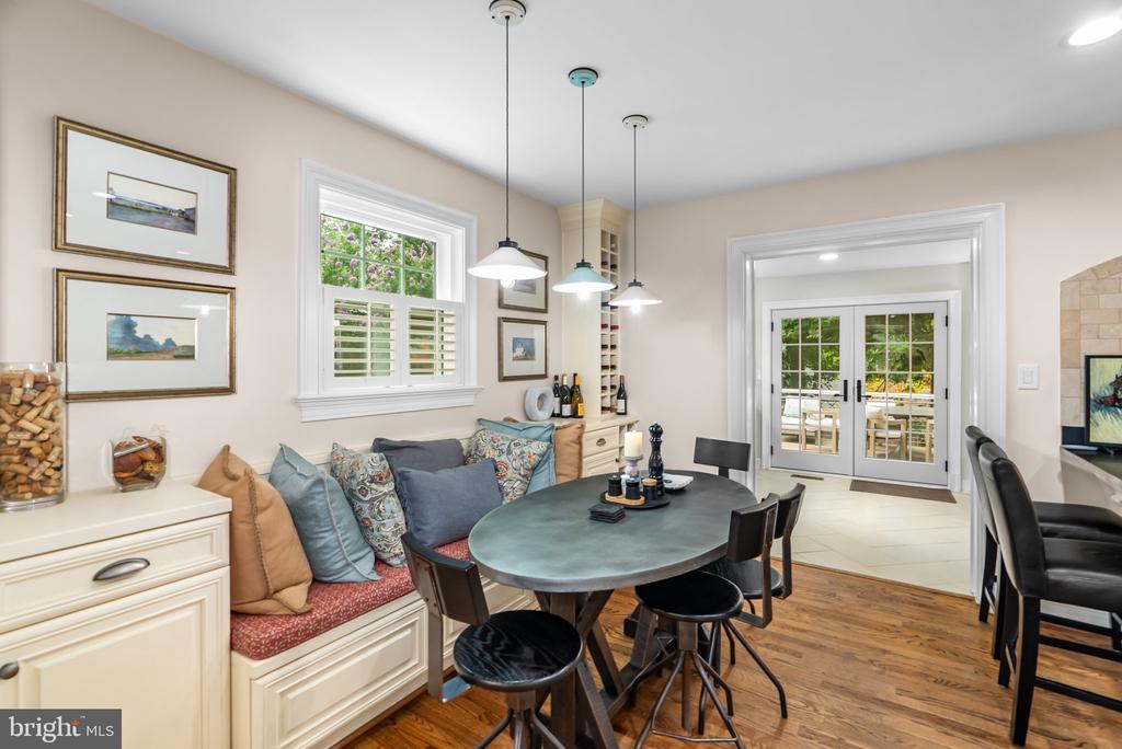 1000 W BRADDOCK ROAD