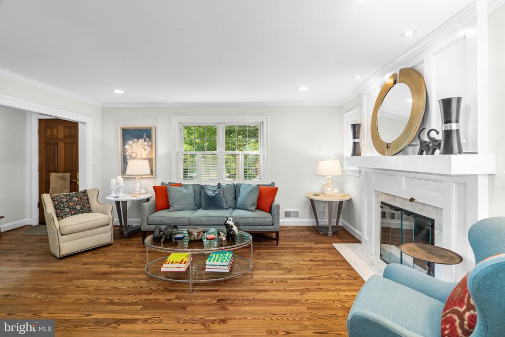 1000 W BRADDOCK ROAD