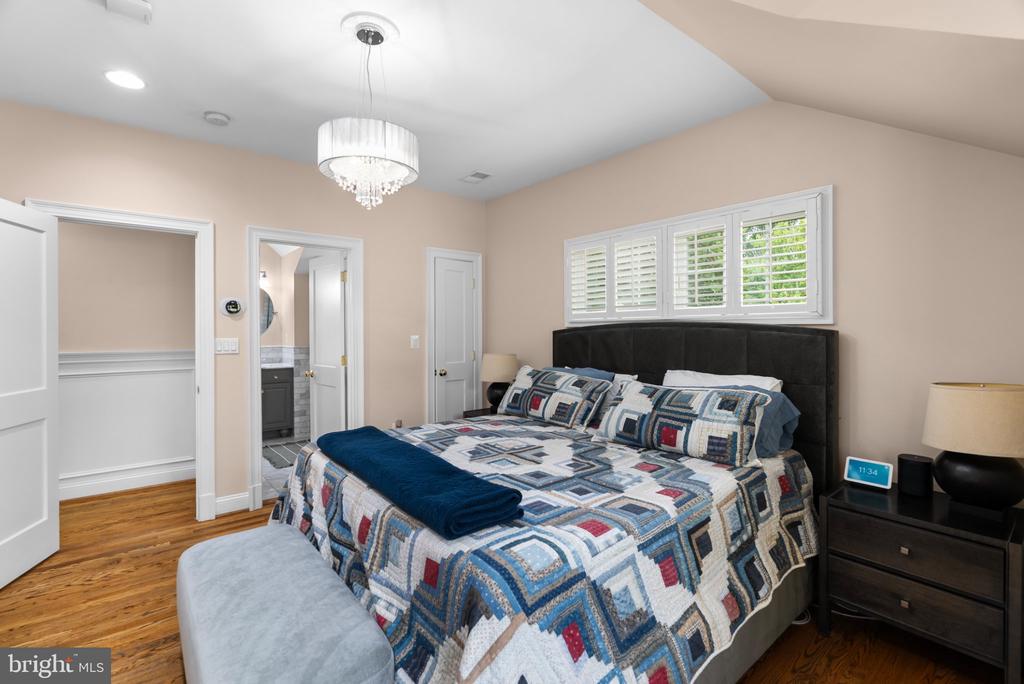 1000 W BRADDOCK ROAD
