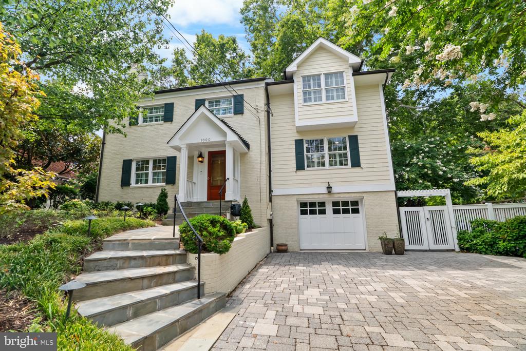 1000 W BRADDOCK ROAD