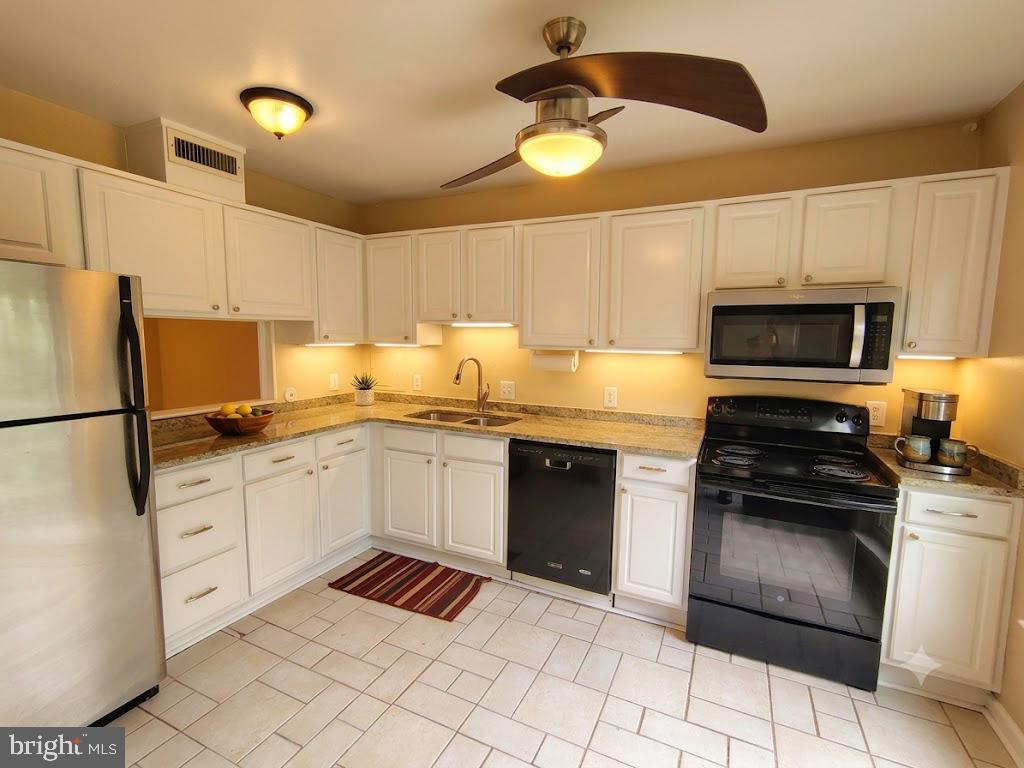 104 ROBERTS LN Unit: 100