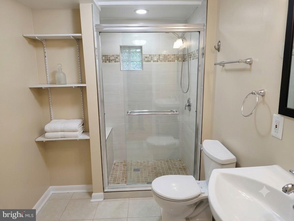 104 ROBERTS LN Unit: 100