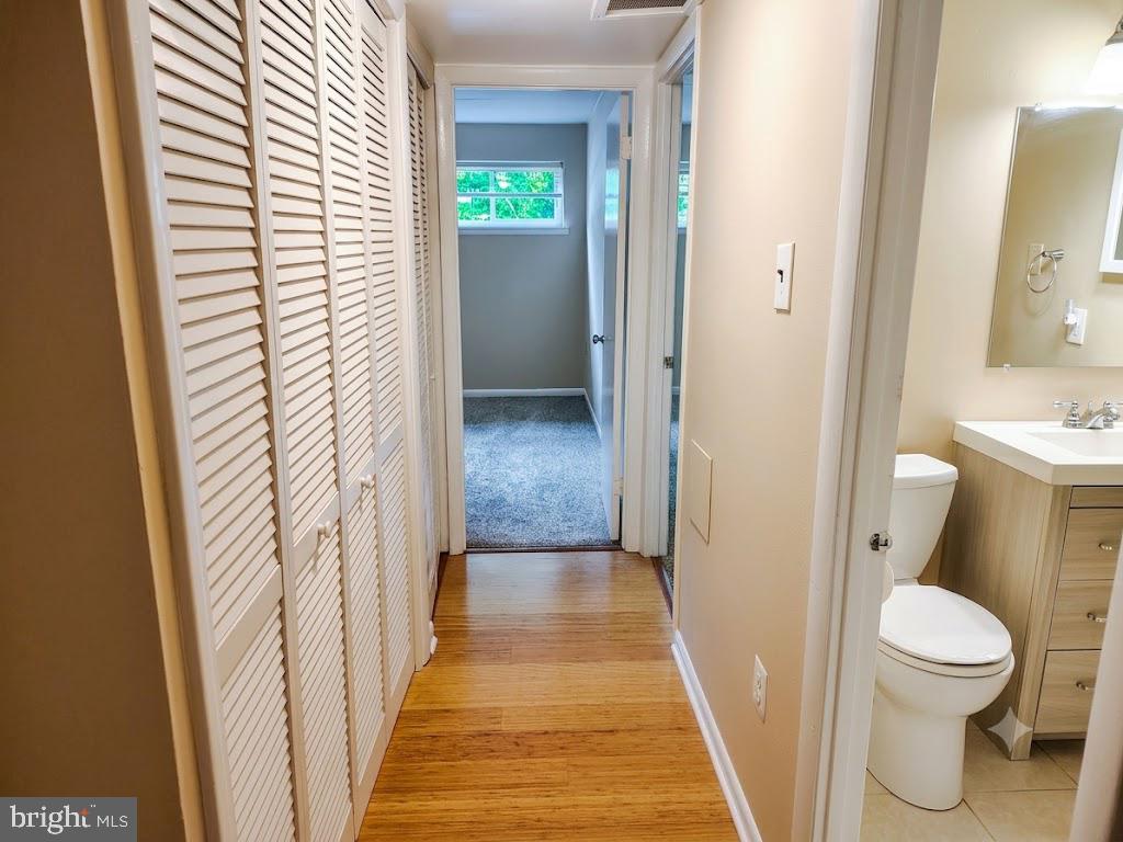104 ROBERTS LN Unit: 100