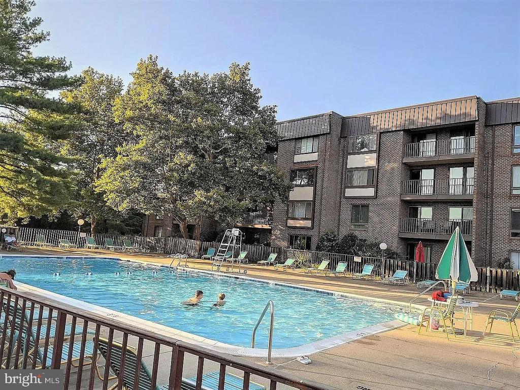 104 ROBERTS LN Unit: 100