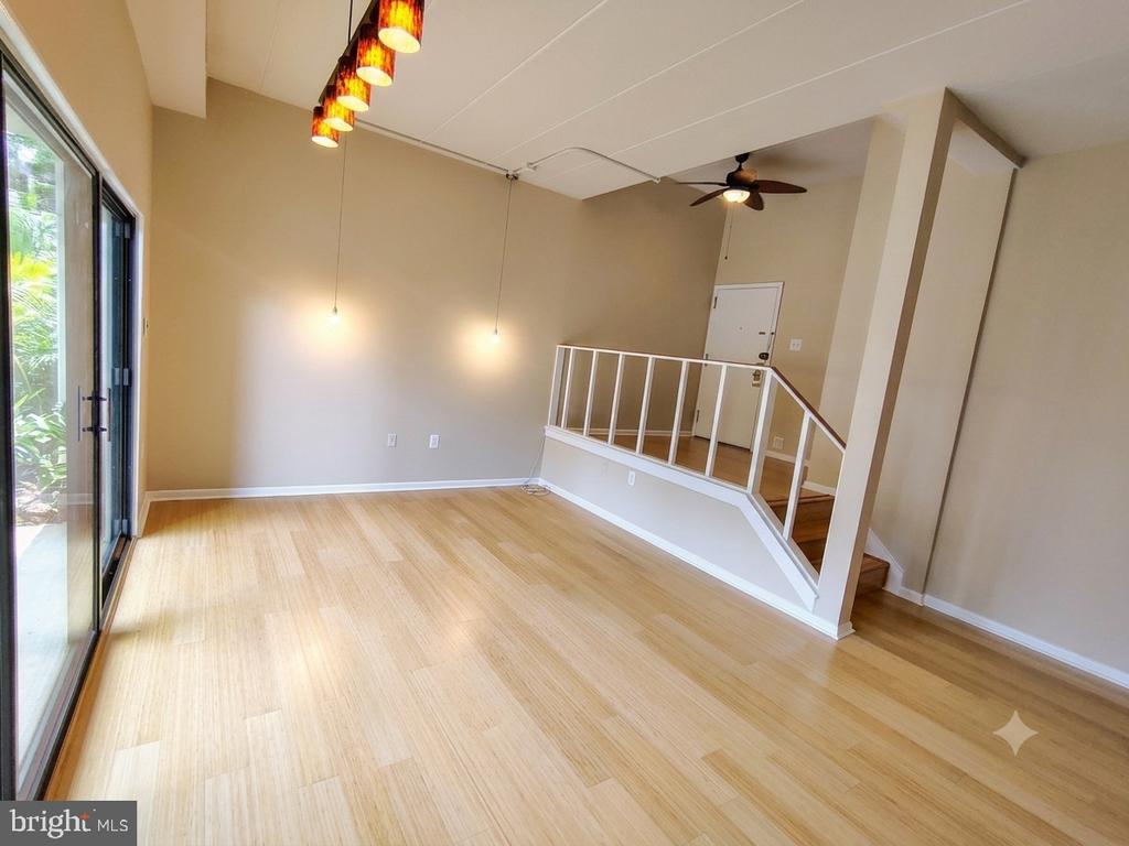 104 ROBERTS LN Unit: 100