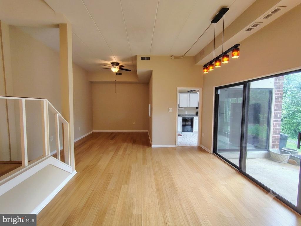 104 ROBERTS LN Unit: 100