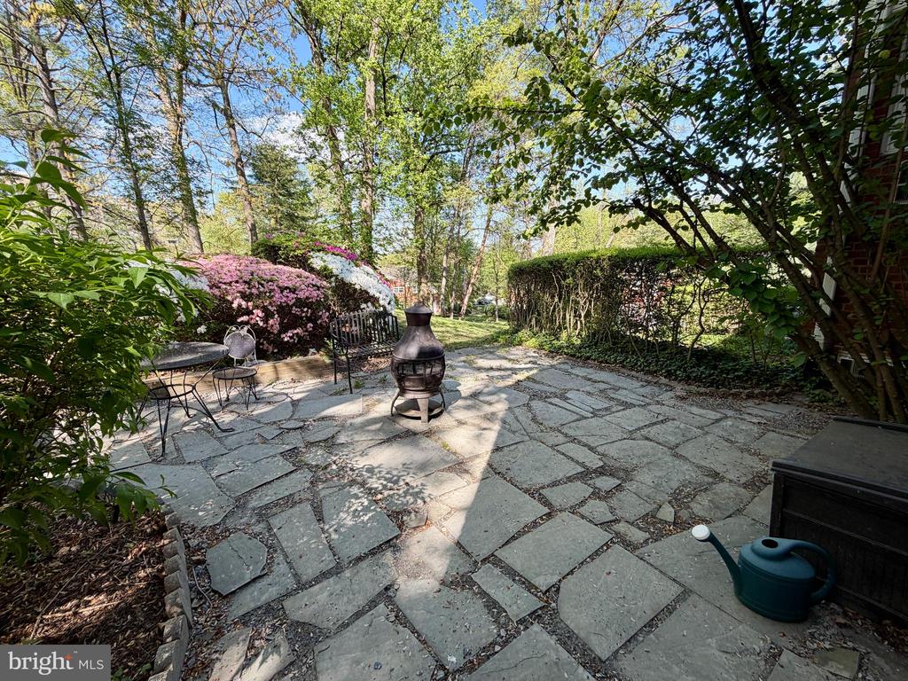 3702 VALLEY DRIVE