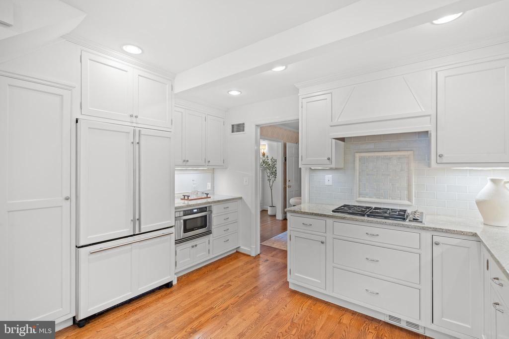 808 W TIMBER BRANCH PARKWAY